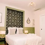 2p - Eiffel Tower View - Romantic Suite-a-c * Paryż