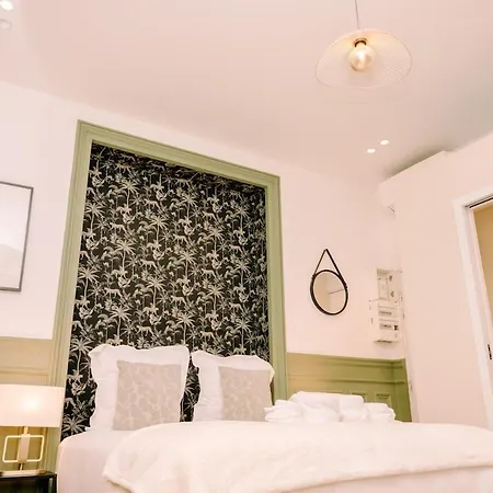 2p - Eiffel Tower View - Romantic Suite-a-c