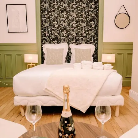2p - Eiffel Tower View - Romantic Suite-a-c 公寓 *