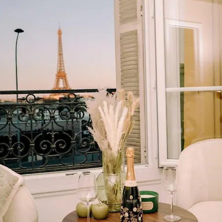 Apartman 2p - Eiffel Tower View - Romantic Suite-a-c