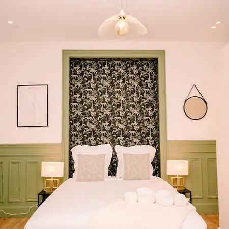 2p - Eiffel Tower View - Romantic Suite-a-c *