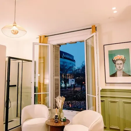 2p - Eiffel Tower View - Romantic Suite-a-c *