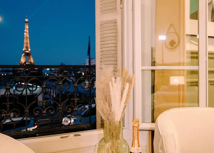 Apartment 2p - Eiffel Tower View - Romantic Suite-a-c *