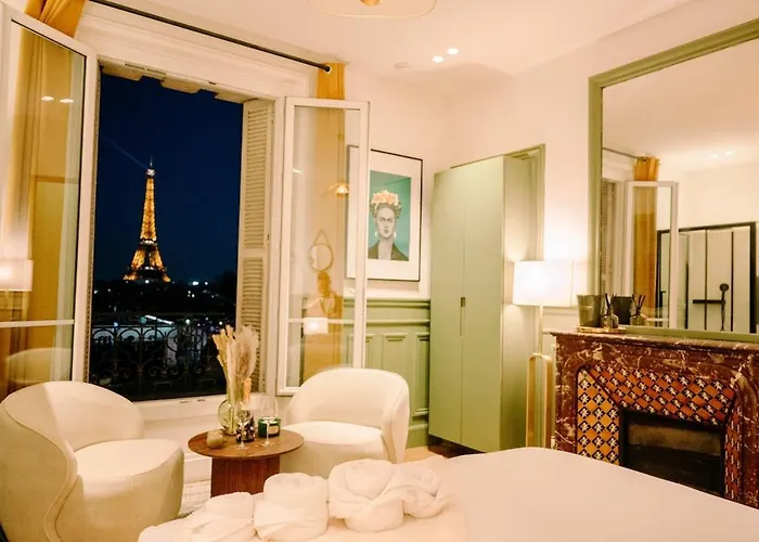 2p - Eiffel Tower View - Romantic Suite-a-c Paříž
