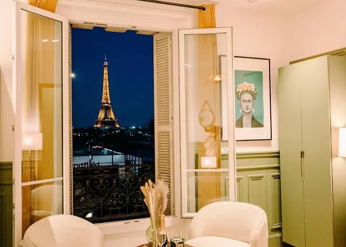 2p - Eiffel Tower View - Romantic Suite-a-c Apartment