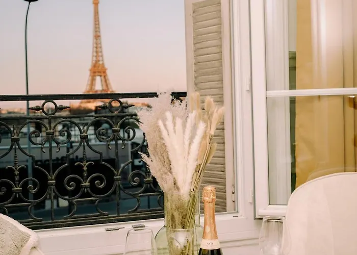2p - Eiffel Tower View - Romantic Suite-a-c