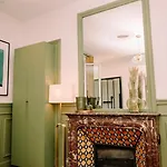 2p - Eiffel Tower View - Romantic Suite-a-c