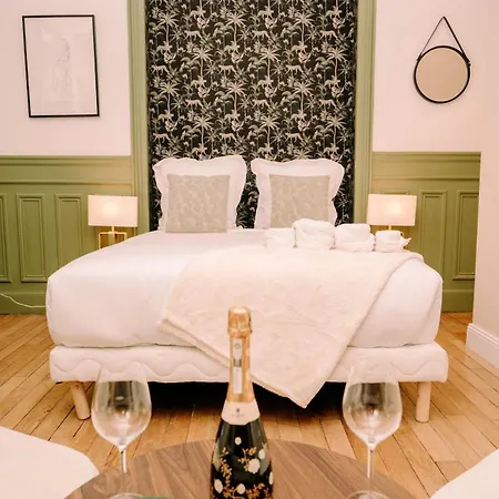 Lägenhet 2p - Eiffel Tower View - Romantic Suite-a-c