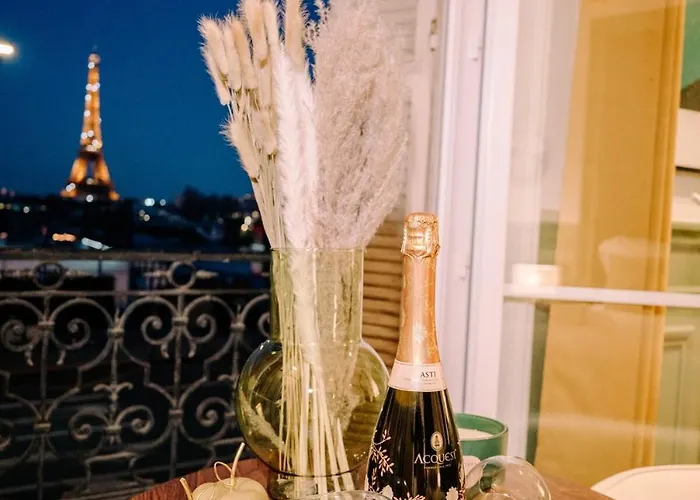 2p - Eiffel Tower View - Romantic Suite-a-c *