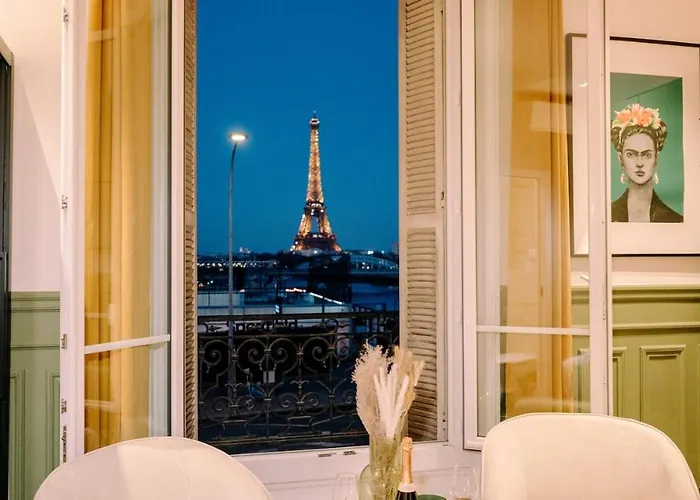 Lägenhet 2p - Eiffel Tower View - Romantic Suite-a-c